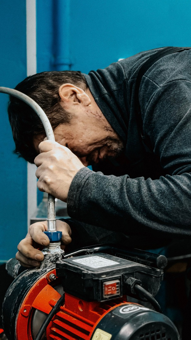 Water heater problems often start small. Discover the early signs Germantown homeowners should recognize before unreliable hot water becomes a bigger household disruption.